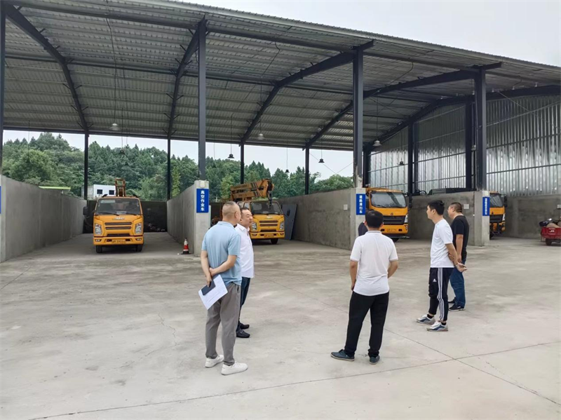 县交通运输局及公路养护管理段开展“汛期应急物资储备”检查